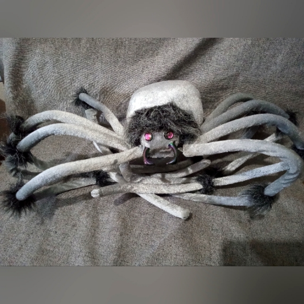 4ft Halloween spider decor